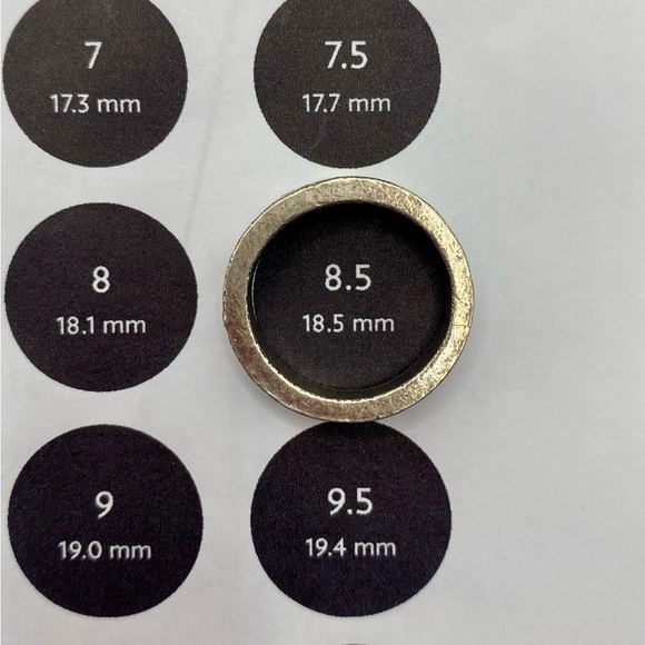 Peace Sign Symbol Ring Band - Picture 5 of 7